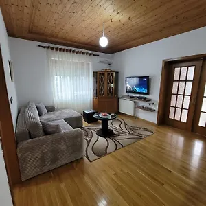 house-jona.albaniahotels.org/